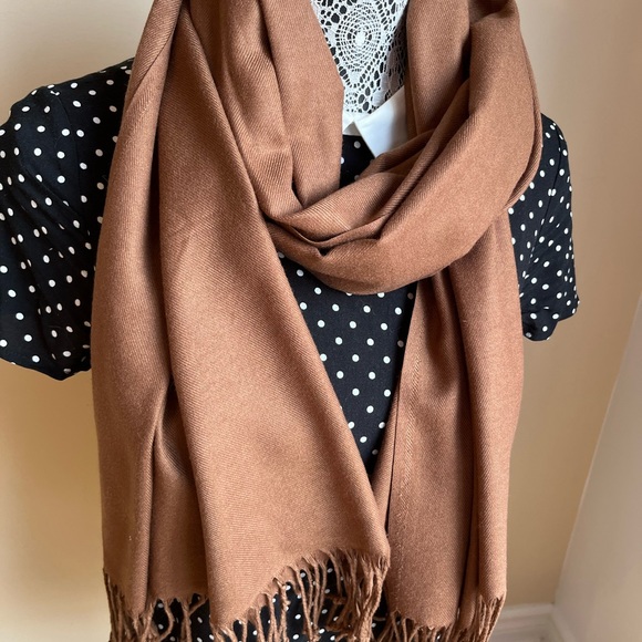 Supe soft caramel scarf - Picture 2 of 3